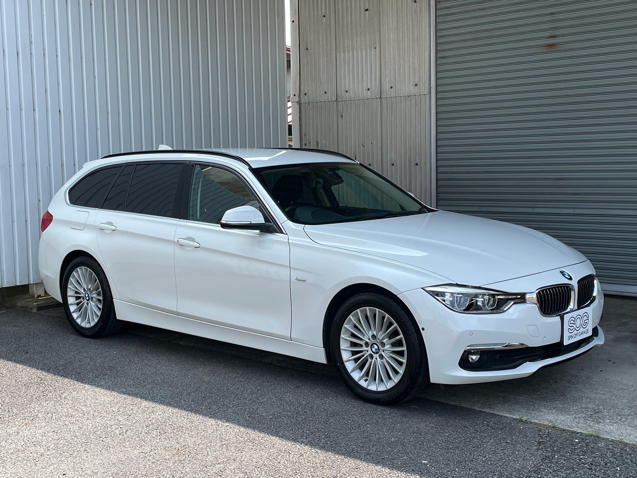 BMW 320i Touring Luxury