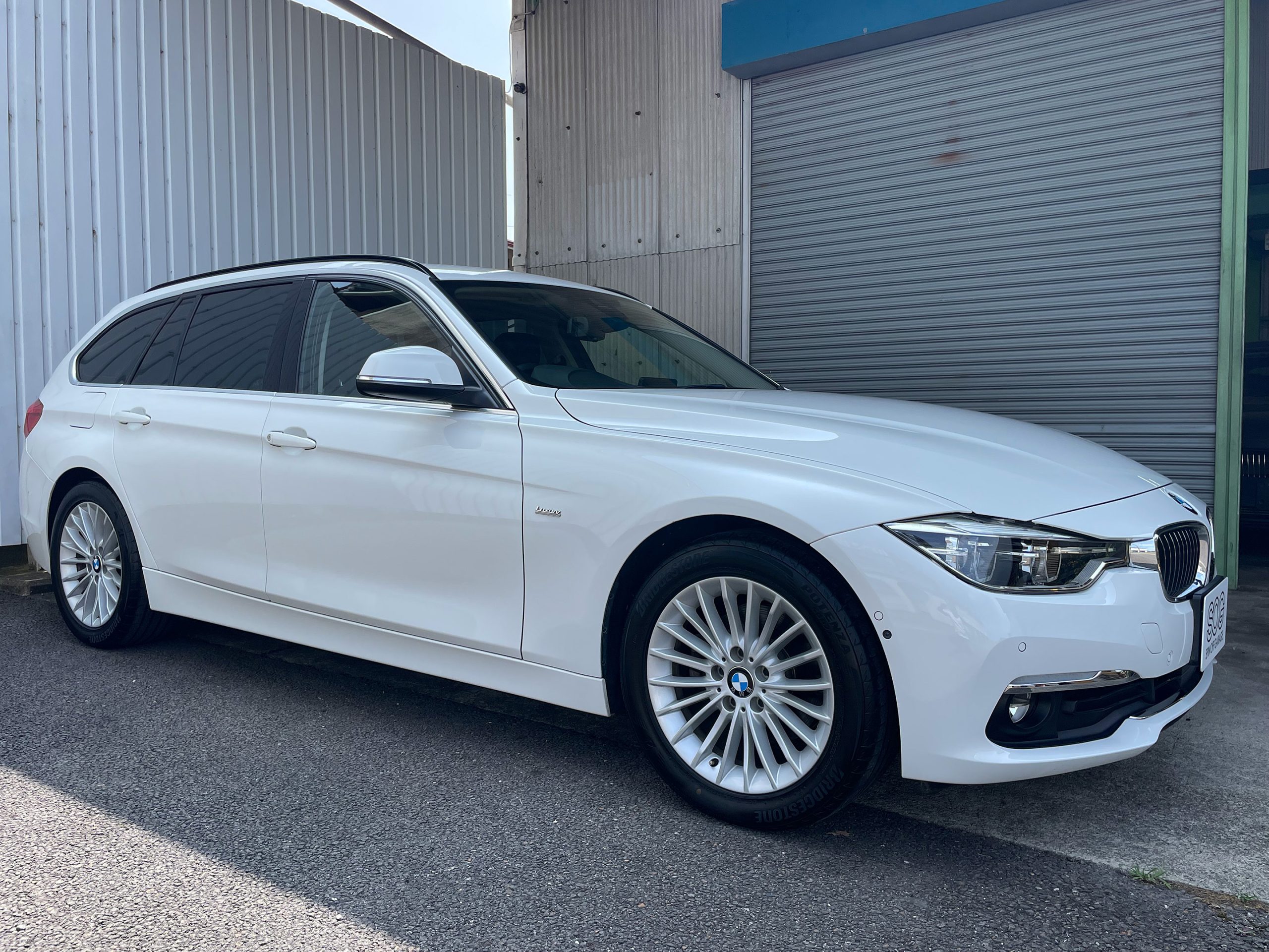 BMW 320i Touring Luxury