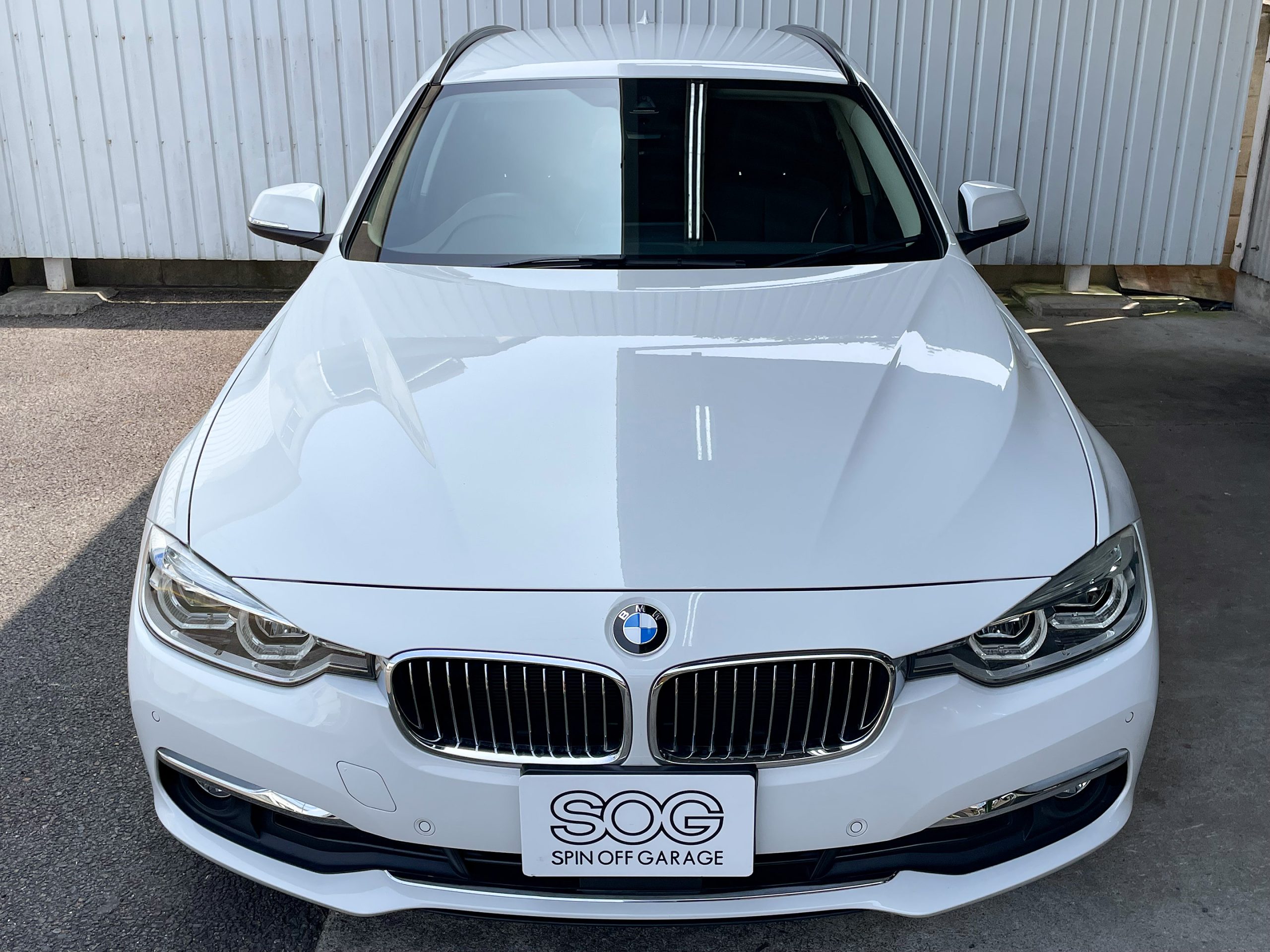 BMW 320i Touring Luxury