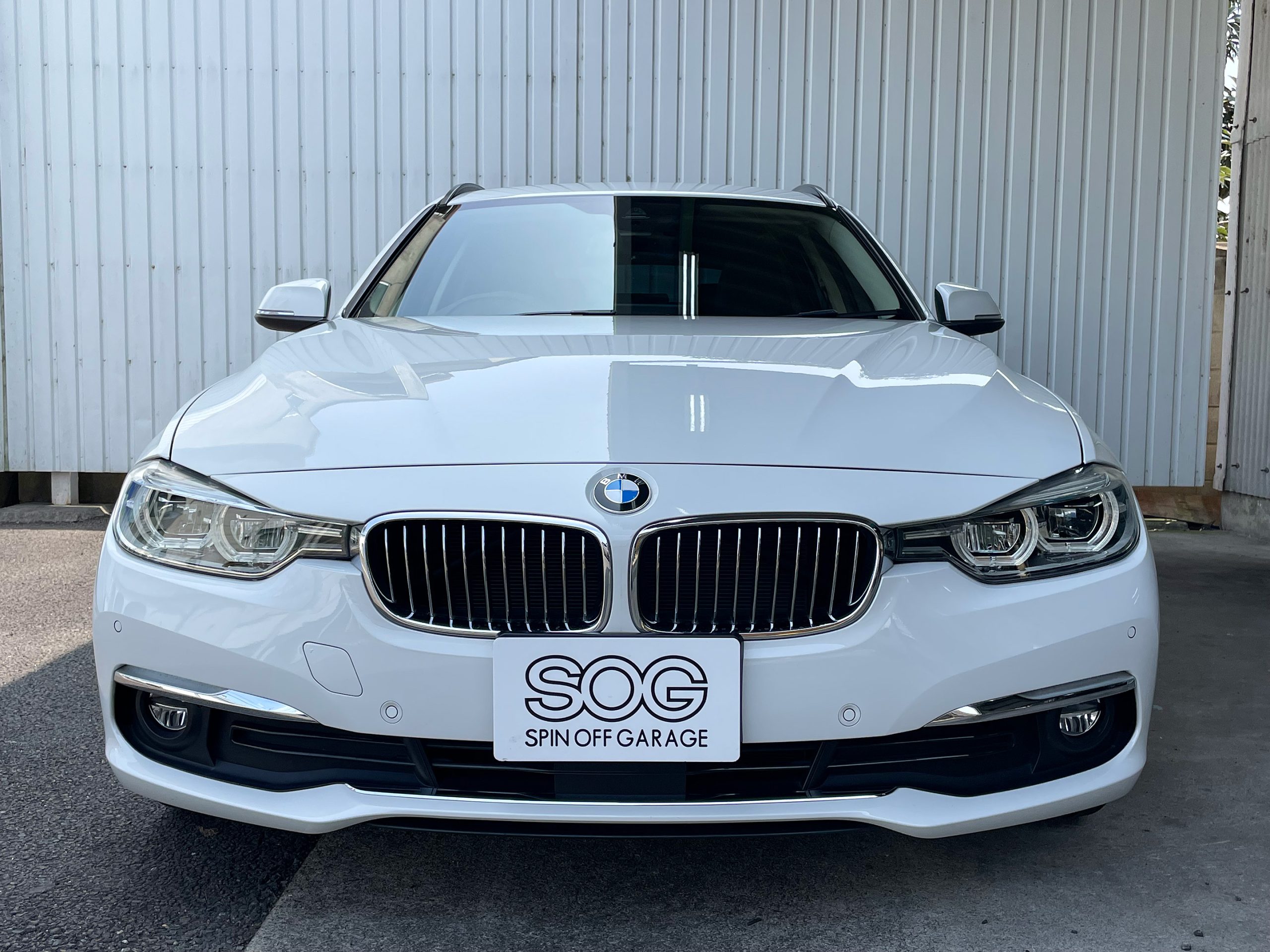 BMW 320i Touring Luxury