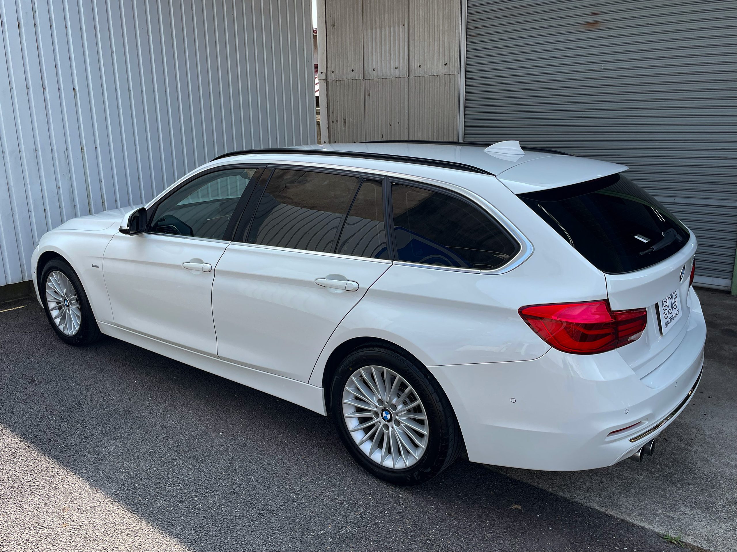 BMW 320i Touring Luxury
