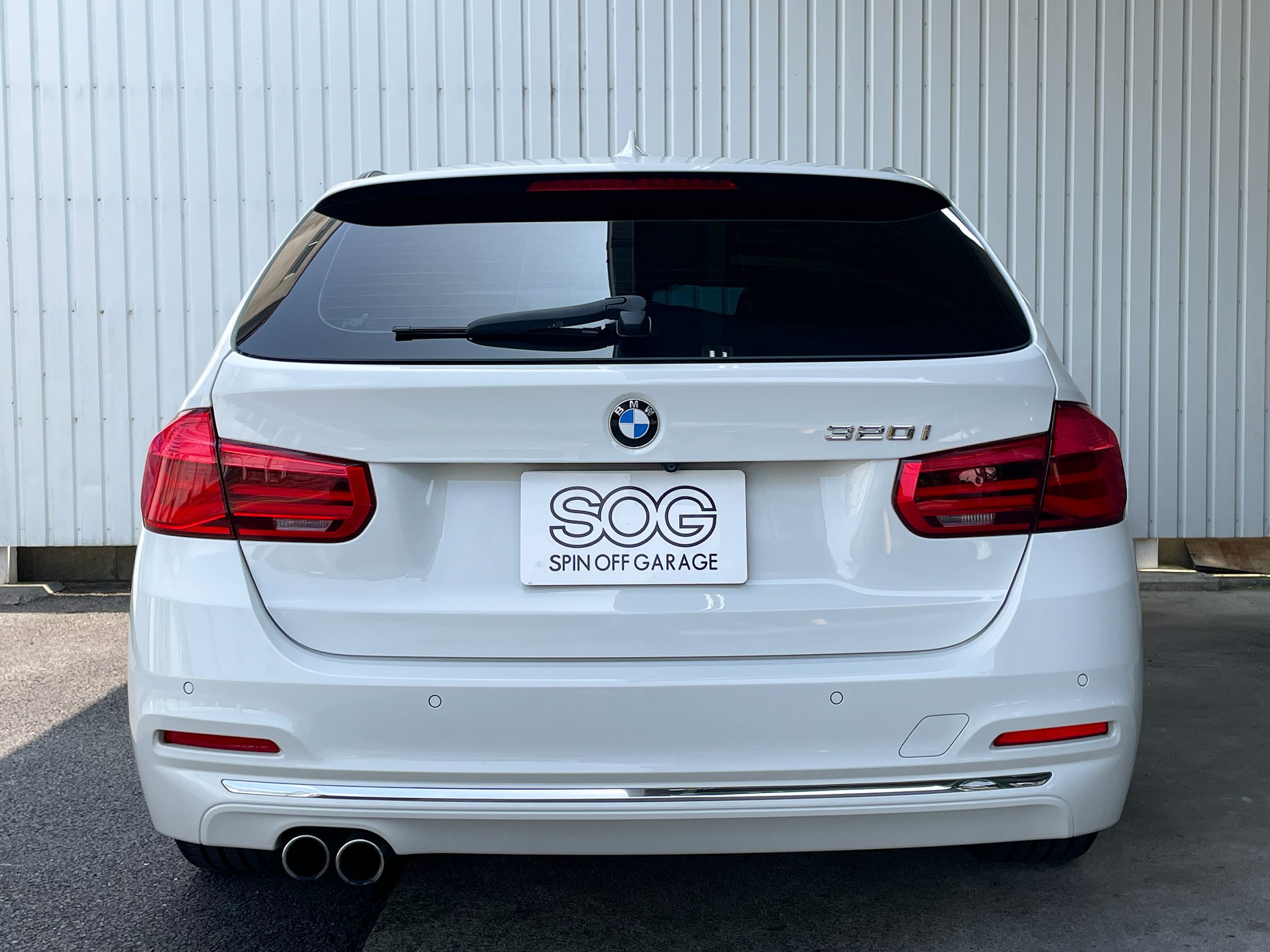 BMW 320i Touring Luxury
