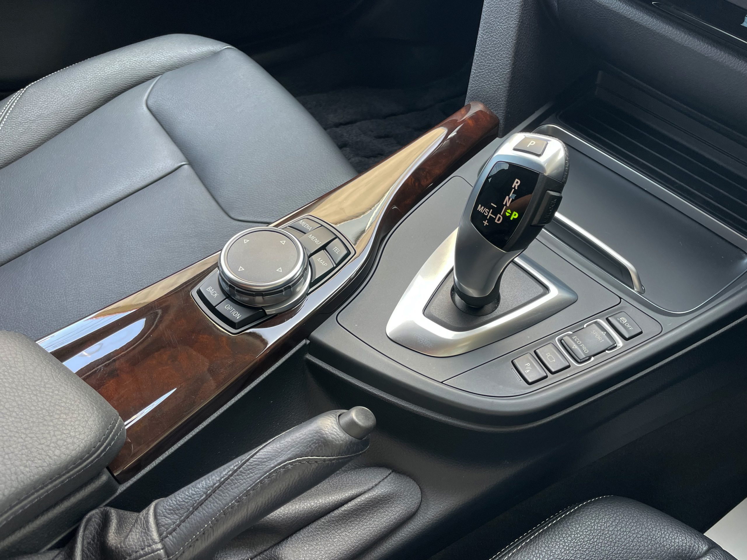 BMW 320i Touring Luxury