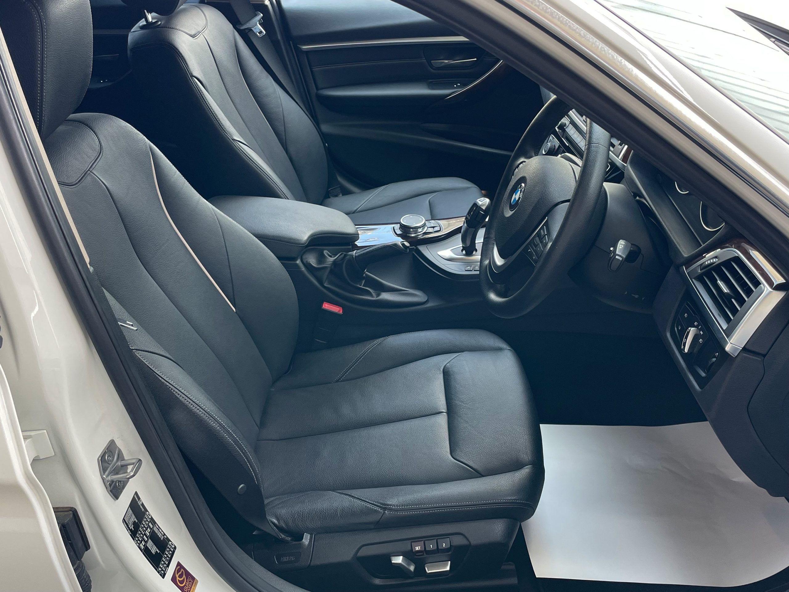 BMW 320i Touring Luxury