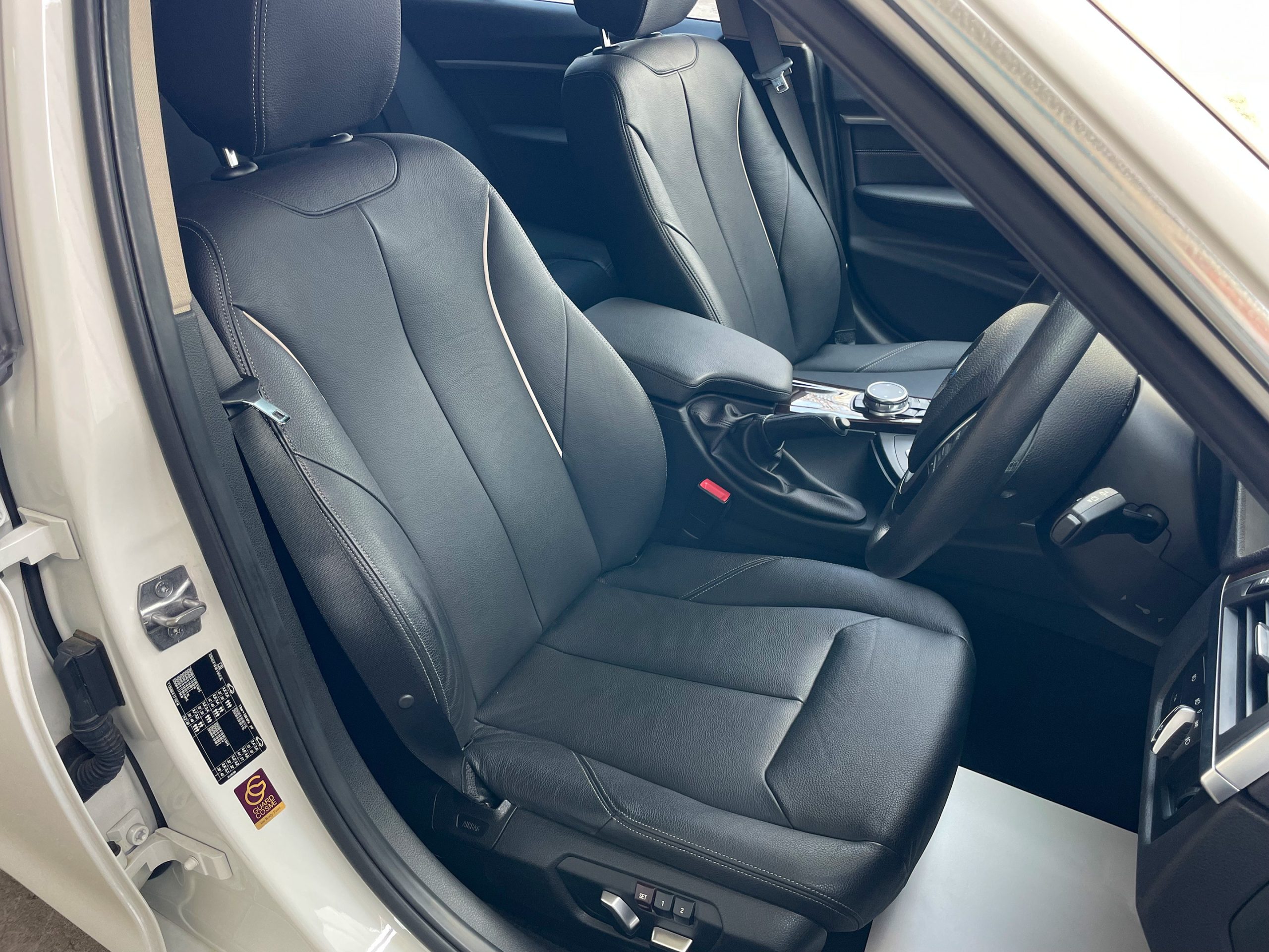 BMW 320i Touring Luxury