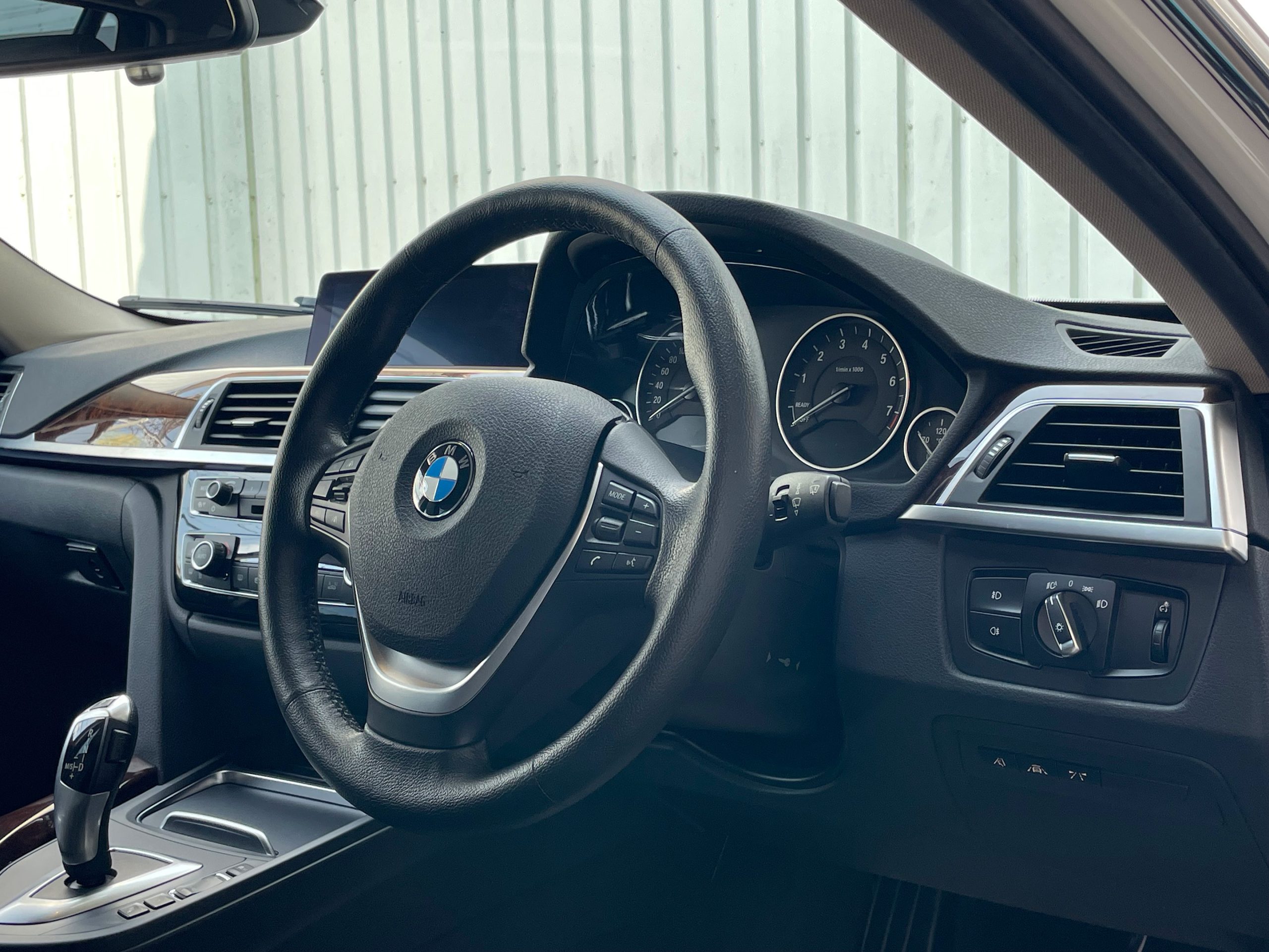 BMW 320i Touring Luxury
