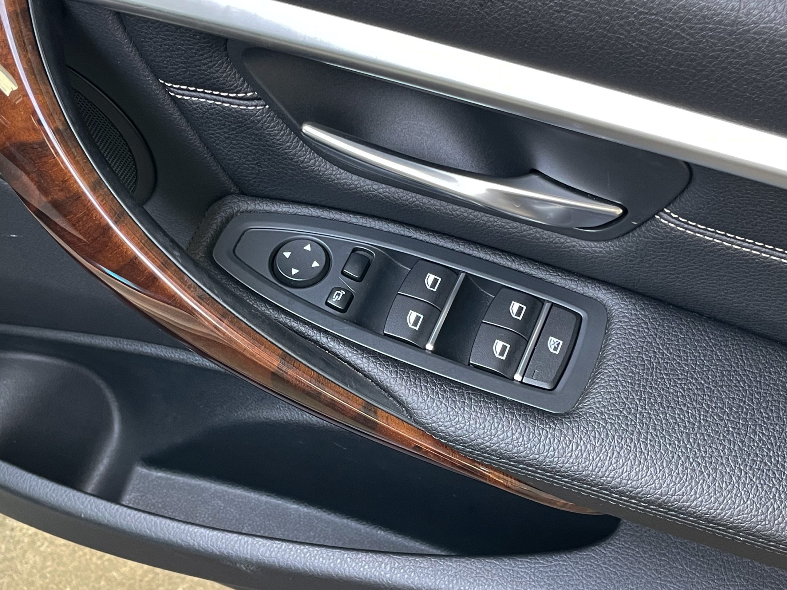 BMW 320i Touring Luxury