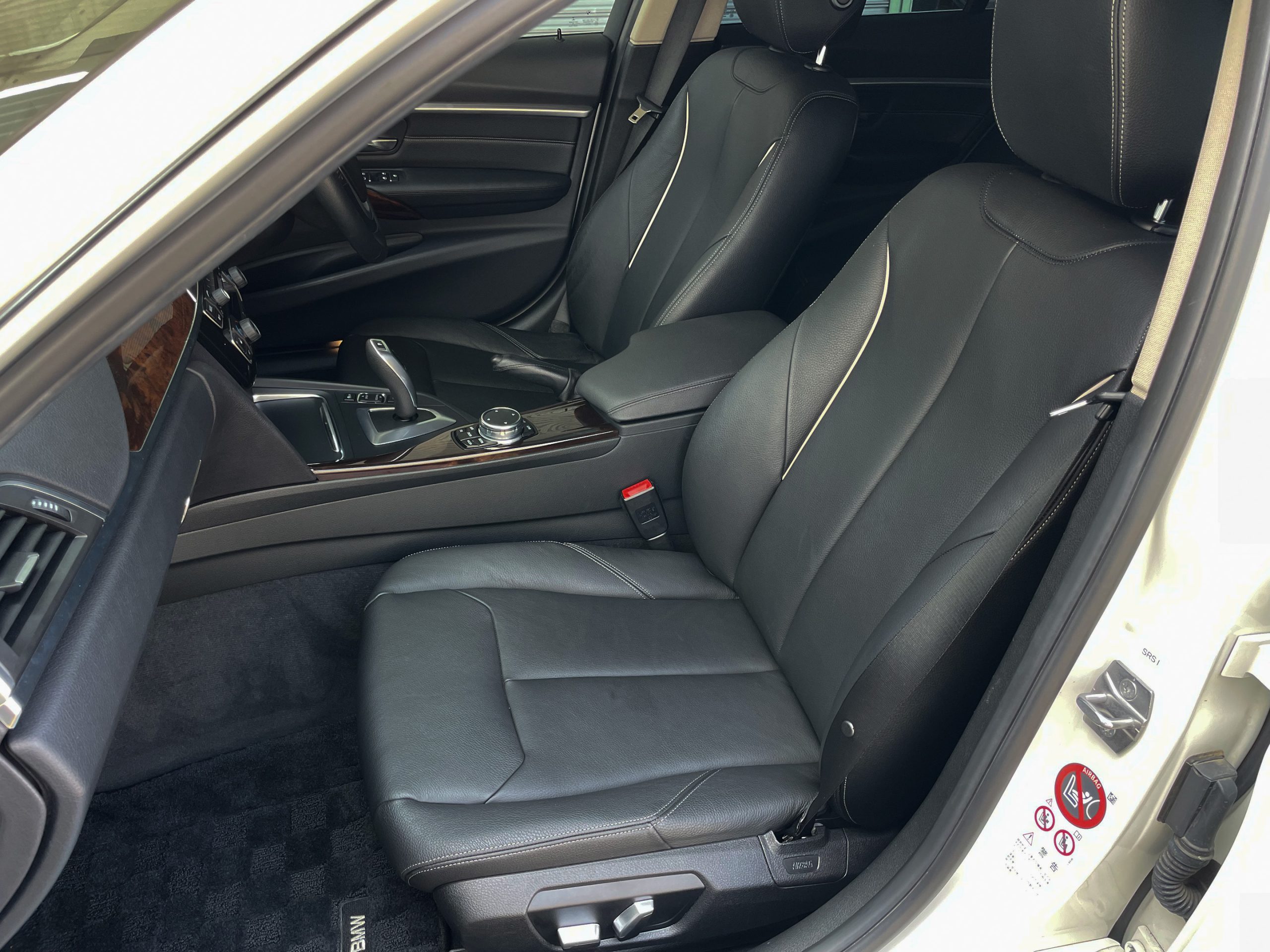 BMW 320i Touring Luxury